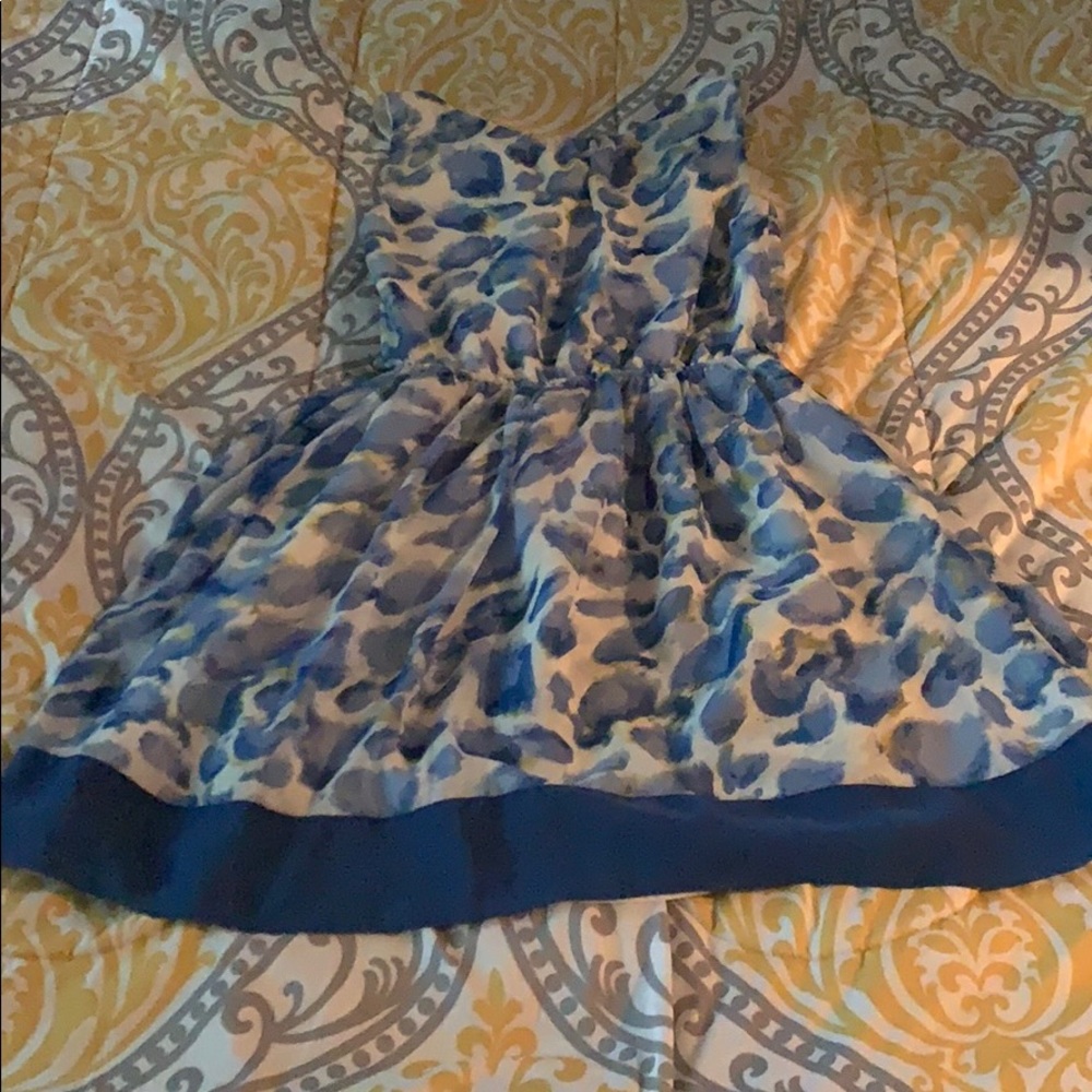 Dress - Picture 2 of 2